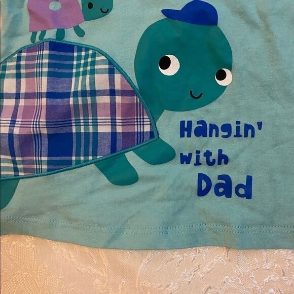 🎊First impression Baby Hanging with Dad T-shirt 18 Months - Picture 3 of 7